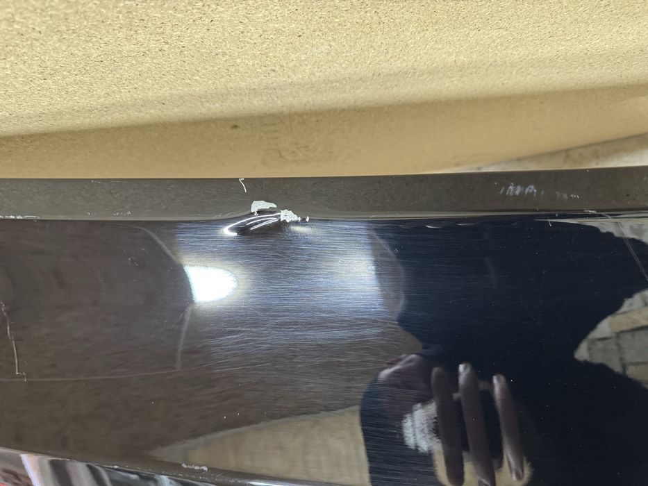 Tesla Model Y крило праве