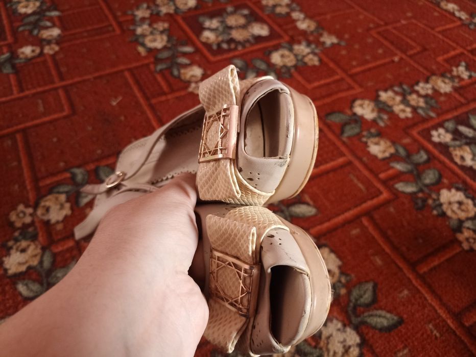 Босоніжки дефекти