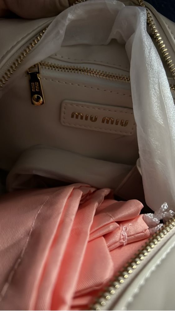 Mala miumiu nova