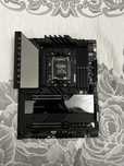 Материнка ASUS ROG Crosshair X670E Hero