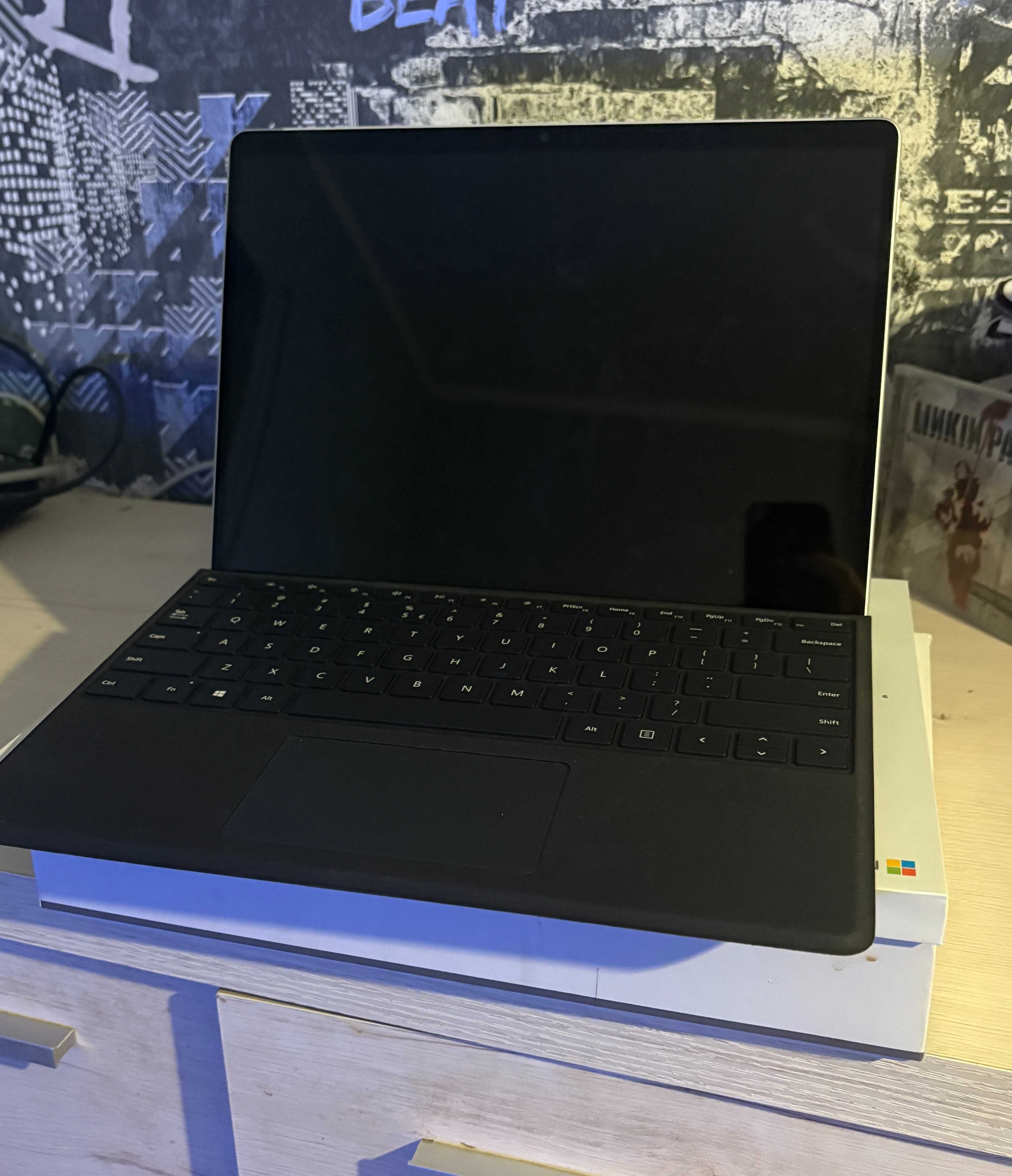 Laptop Microsoft Surface Pro 8 i5/8GB/128GB/klawiatura z rysikiem