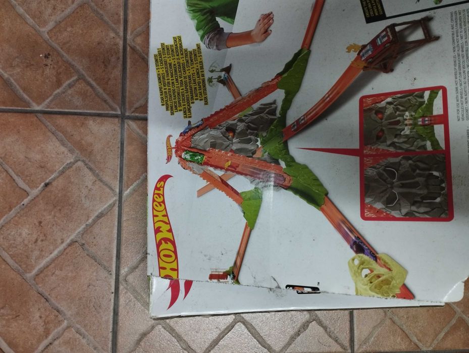 Pista de carros da HOT WHEELS