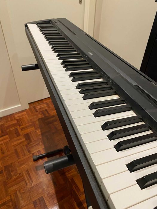 Piano Yamaha, bom estado
