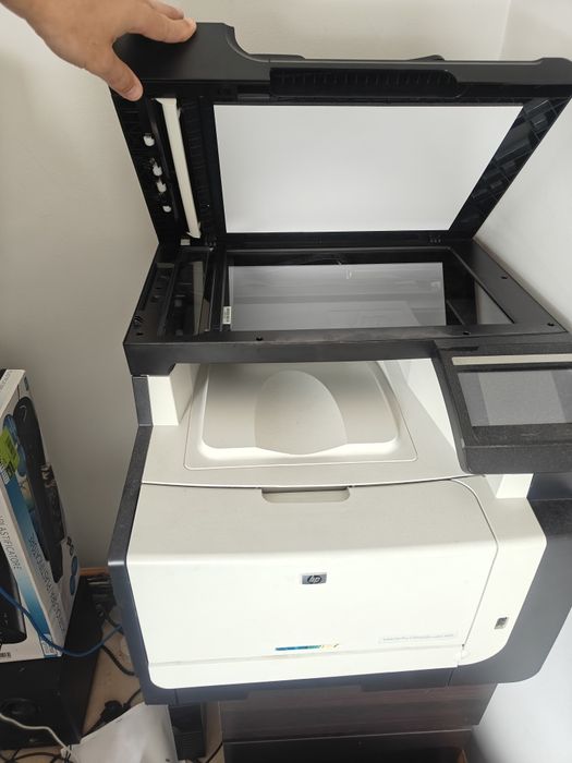 Impressora HP Laserjet Pro CM1415fn