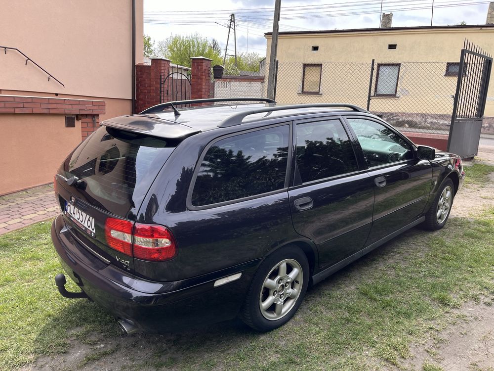 Volvo V40 2.0 T4 200 km po kapitalnym remoncie silnika, ze szwajcarii