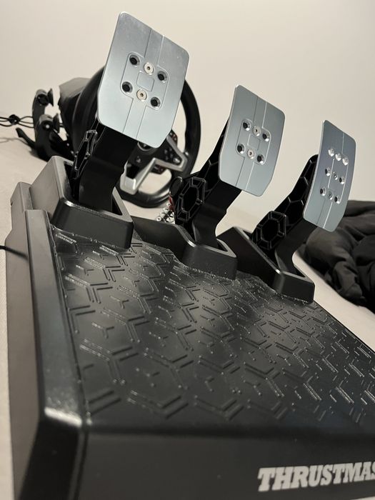 Kierownica z pedałami Thrustmaster 248