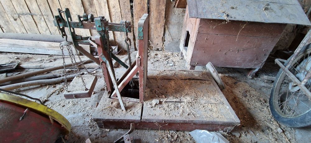 Duża Waga towarowa zabytek