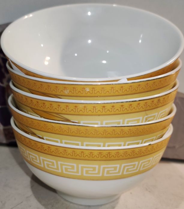 Набір посуду Veroni із золотою каймою в грецькому стилі