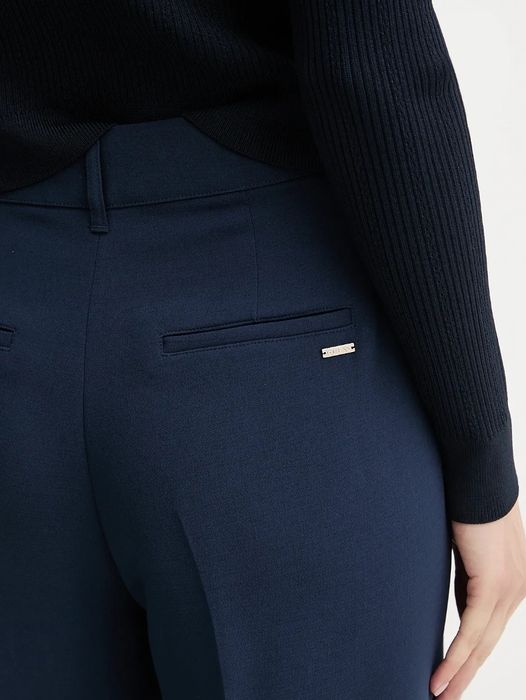 Guess Spodnie Damskie Theoline Spodnie Damskie Garniturowe L granat