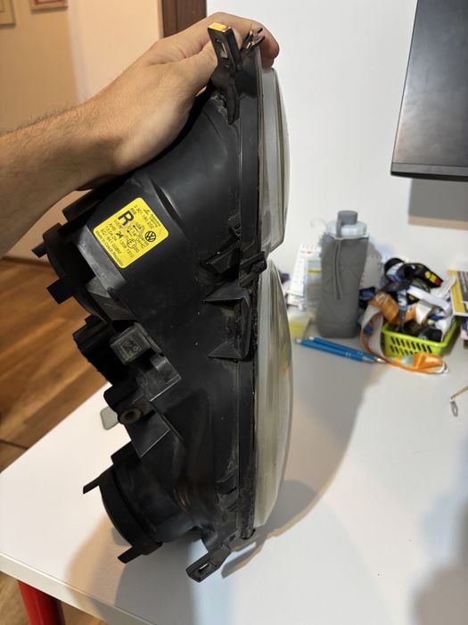 Prawa lampa VW Polo IV 9n