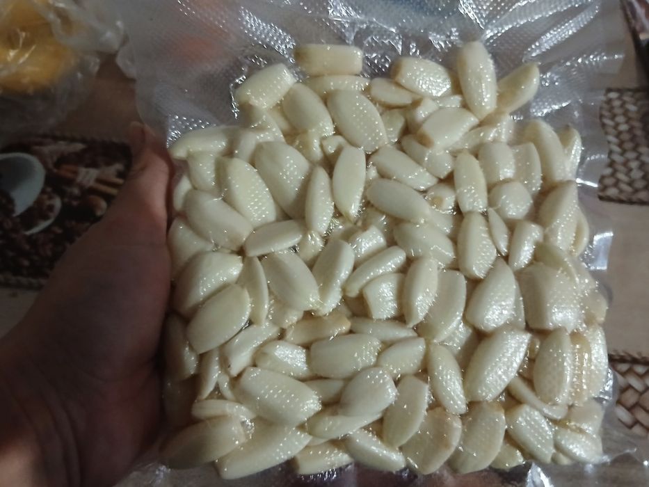 Часник очищений, вакуум 1кг 150 грн