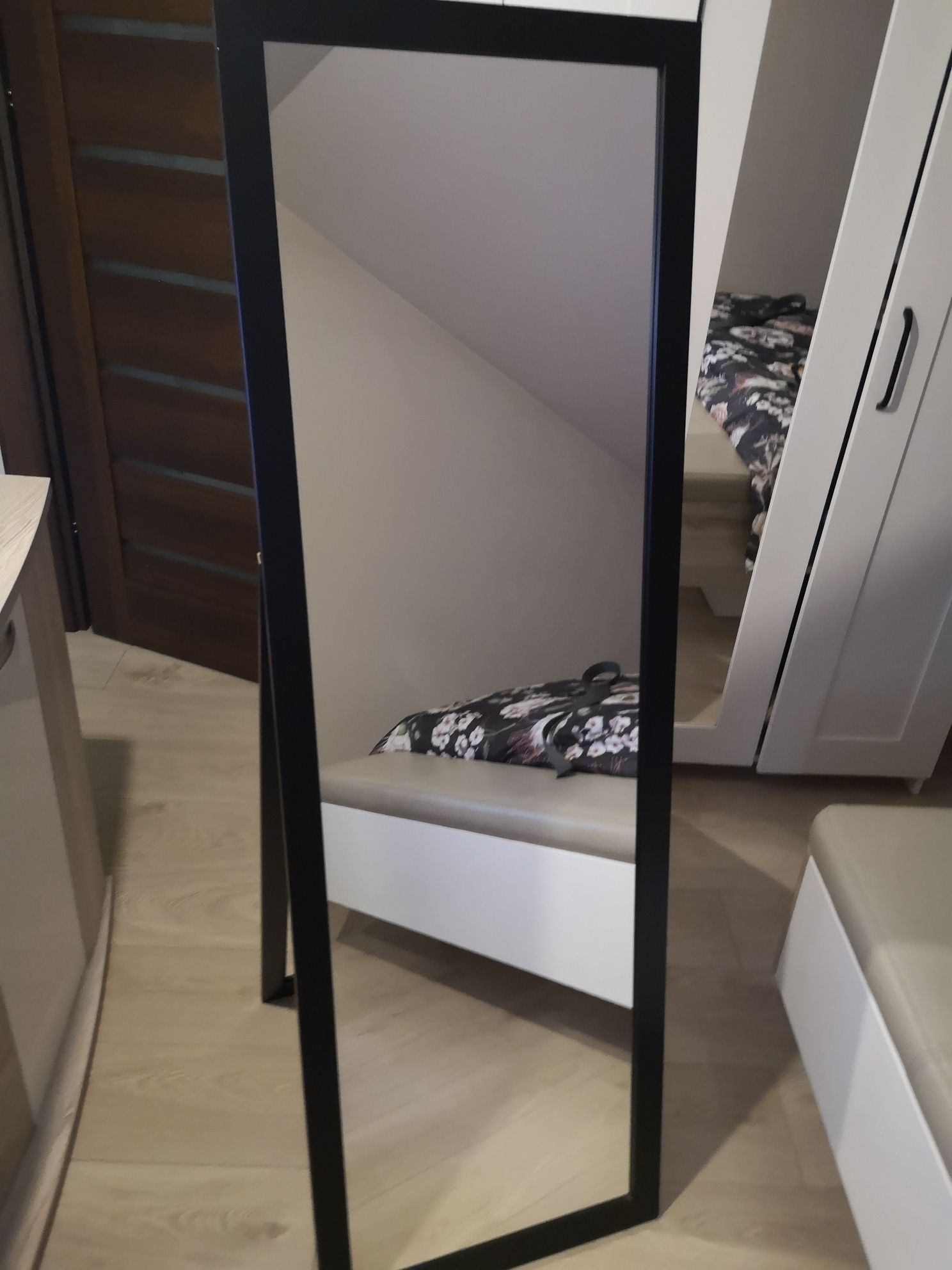 Lustro czarne loft stojące