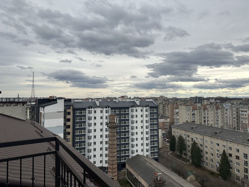 Продам дворівневу квартиру з панорамним виглядом на озеро і гори 220м2