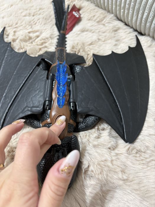 Szczerbatek z filmu "Jak wytresować smoka"