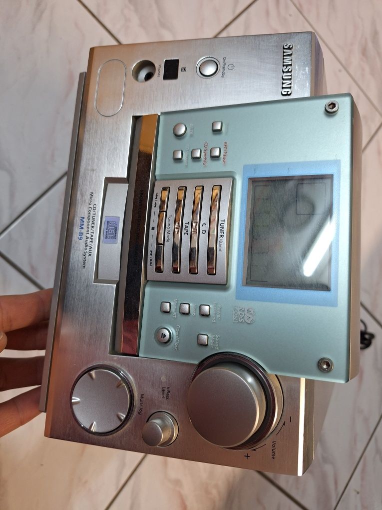 Samsung MM-B9 uszkodzona, nie działa. Sprzedam. Optyczne.