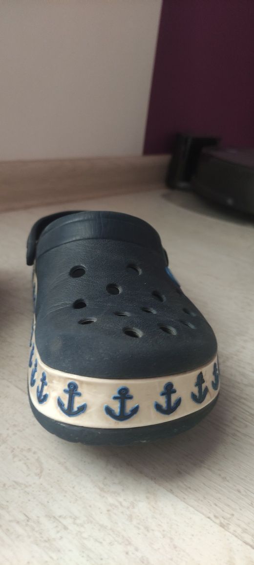 Тємні crocs орігінальні