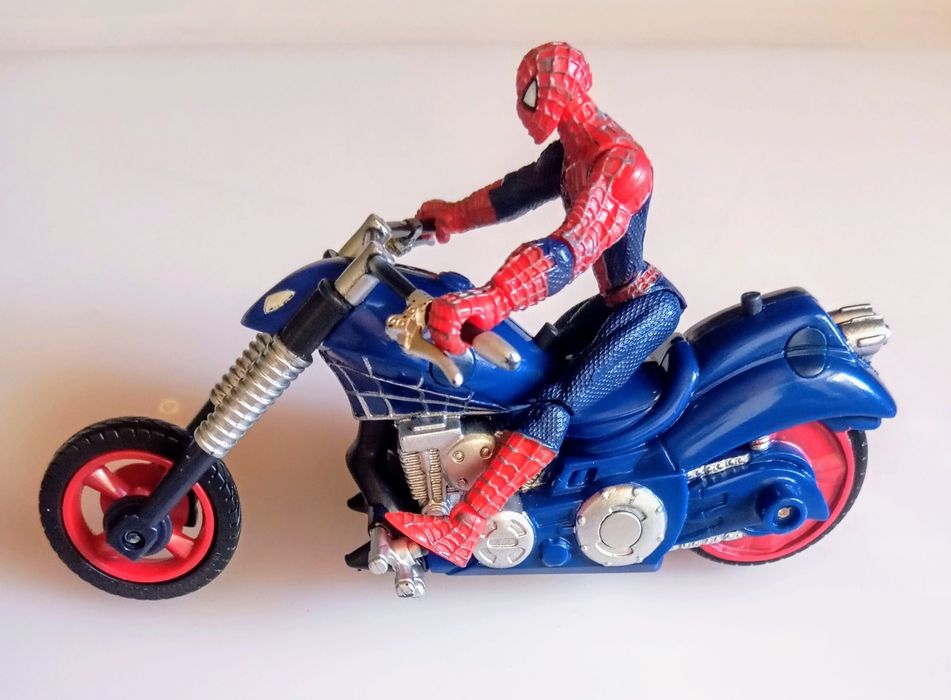 Spiderman articulado com a sua moto.Não é negociável.