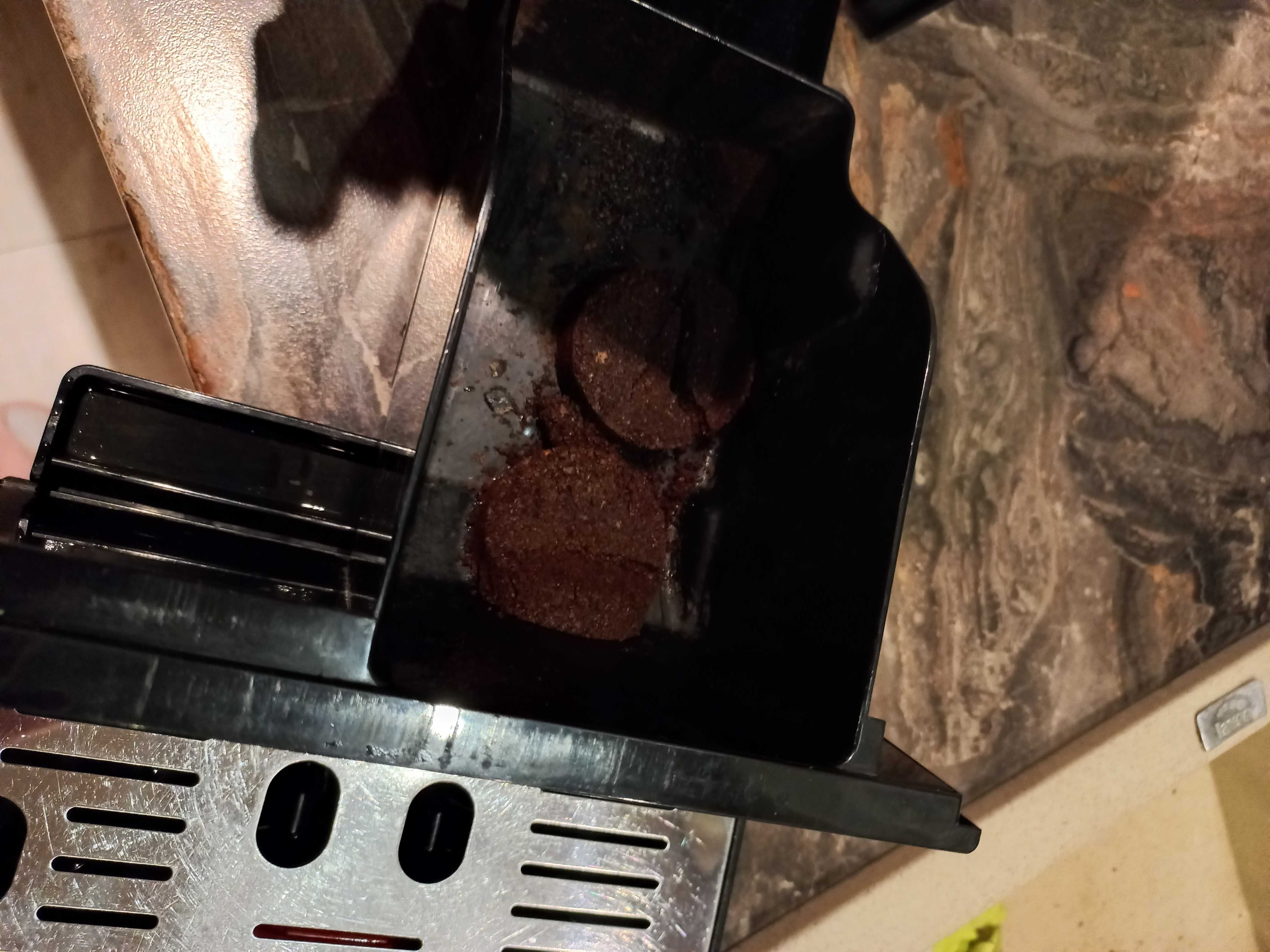 Ekspres De’Longhi Autentica ETAM ze spieniaczem mleka