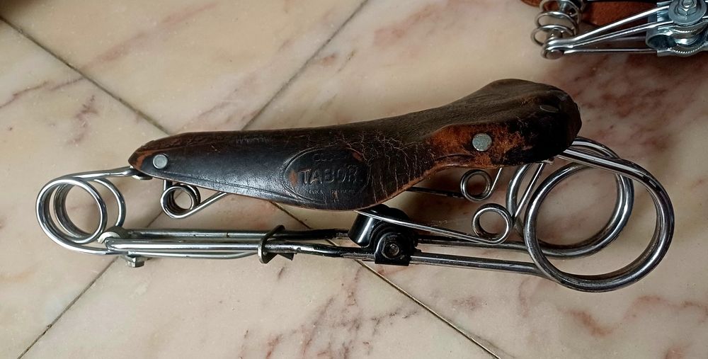 Bancos / Selins de molas antigos