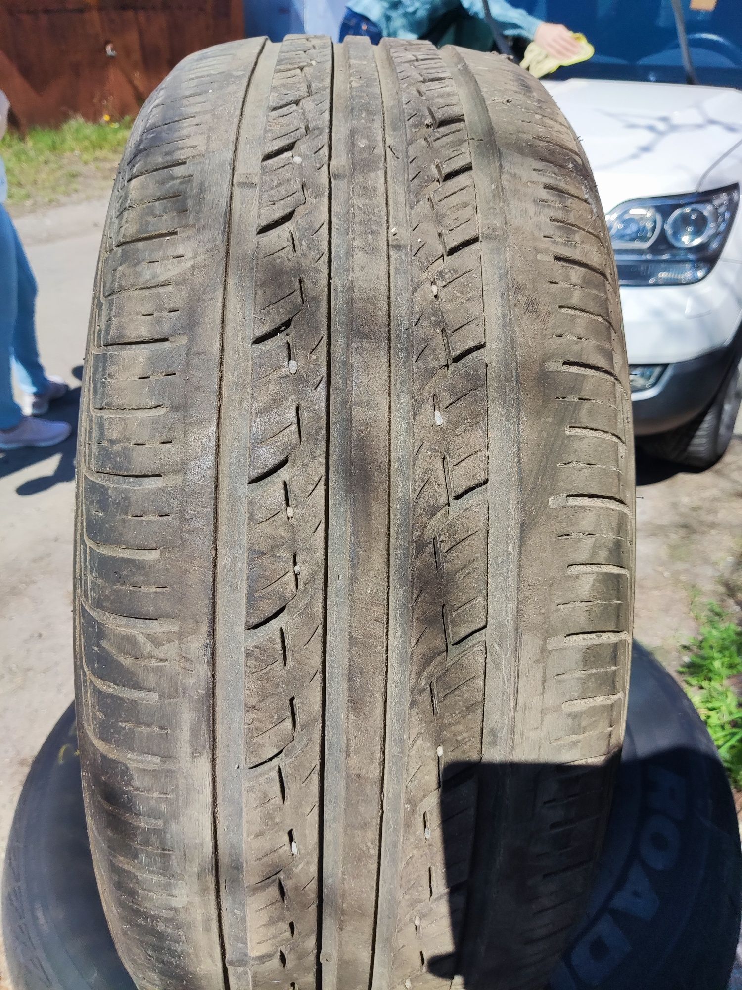 Летние шины 265/65 R18  Nexen Roadian 542