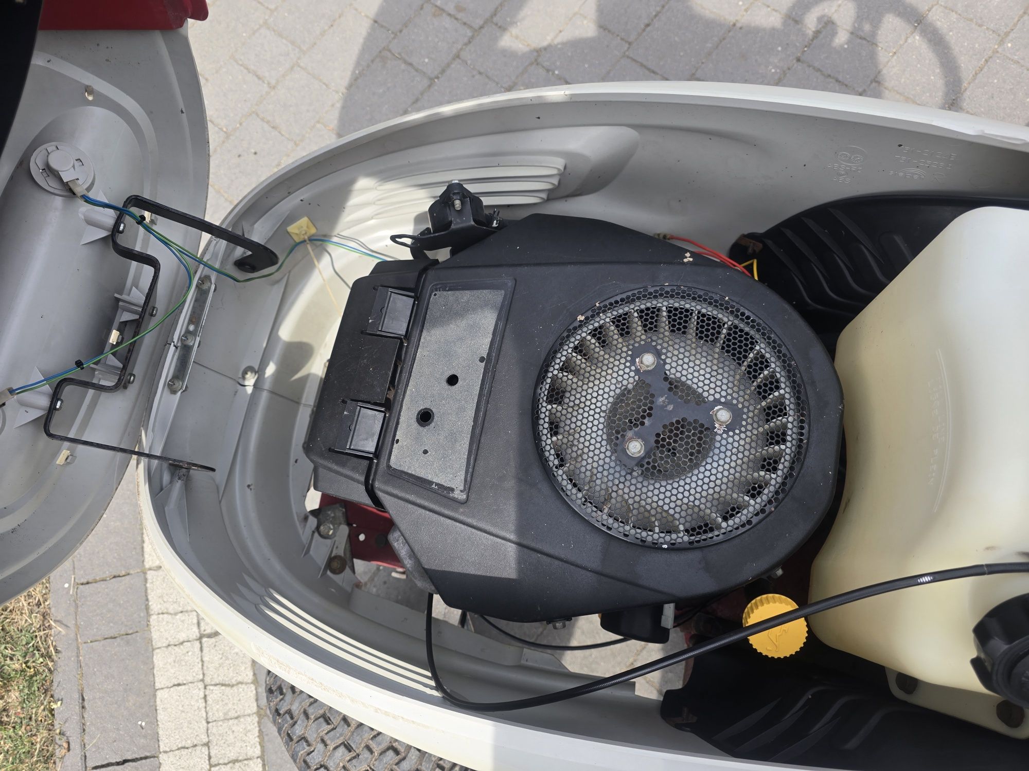 Traktorek kosiarka V dwa cylindry kawasaki   gudbrod mtd partner cubca