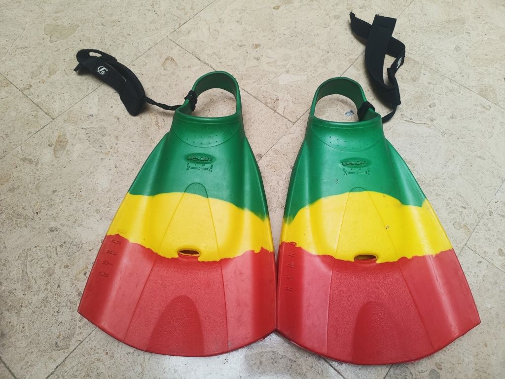 Pés de Pato Hydro Tech Finz Rasta