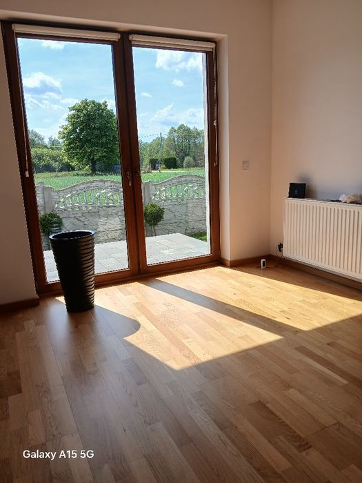 Drzwi wewnętrzne  panele podłogowe montaż