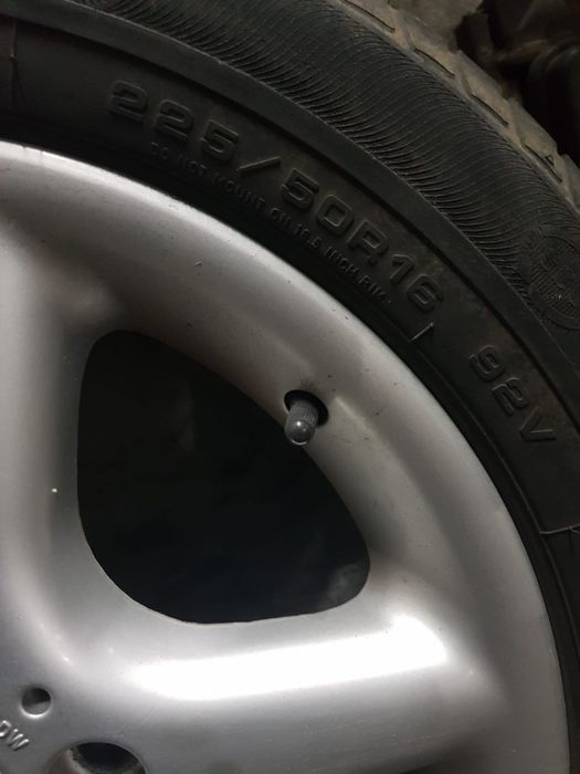 4 jantes BMW e36 furação 5x120 com pneus