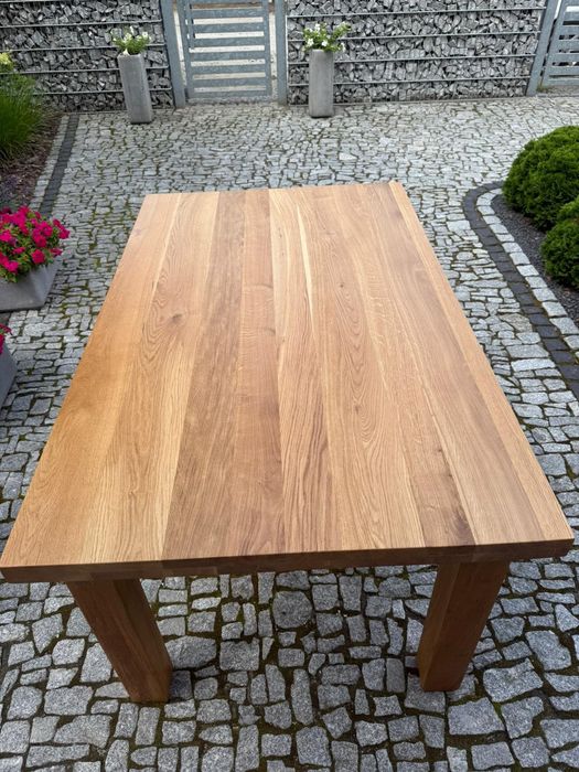 Sprzedam stół dębowy 160x100cm.