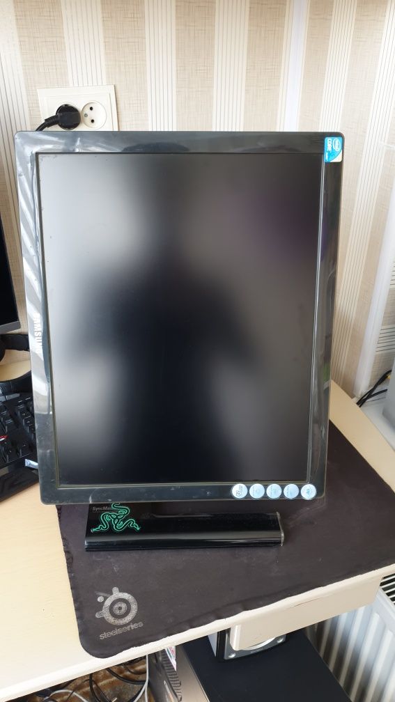 19 дюймов Монитор Samsung 971p 180 градусов крутится