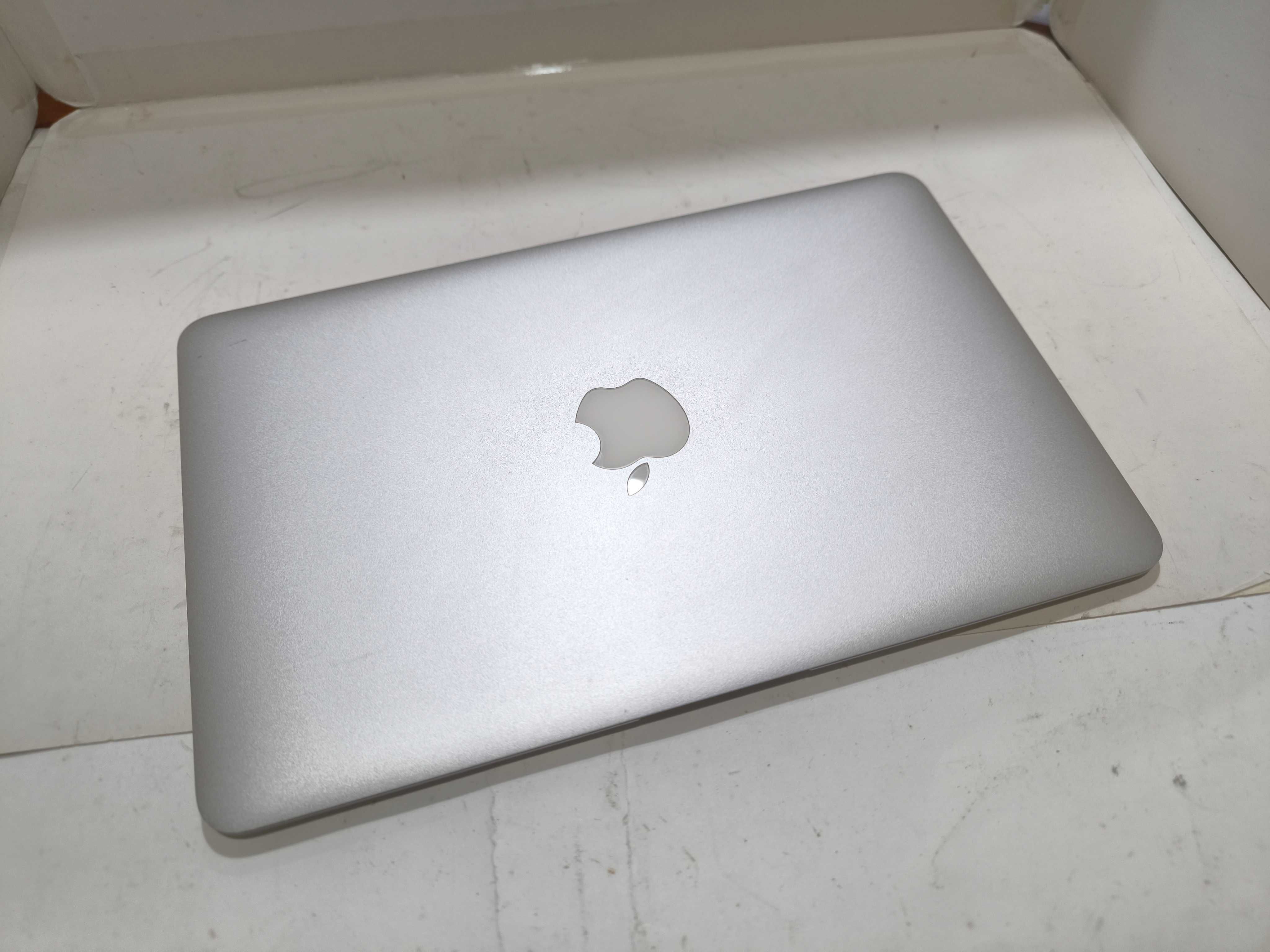 Apple Macbook AIR 11” i5 ssd 120GB