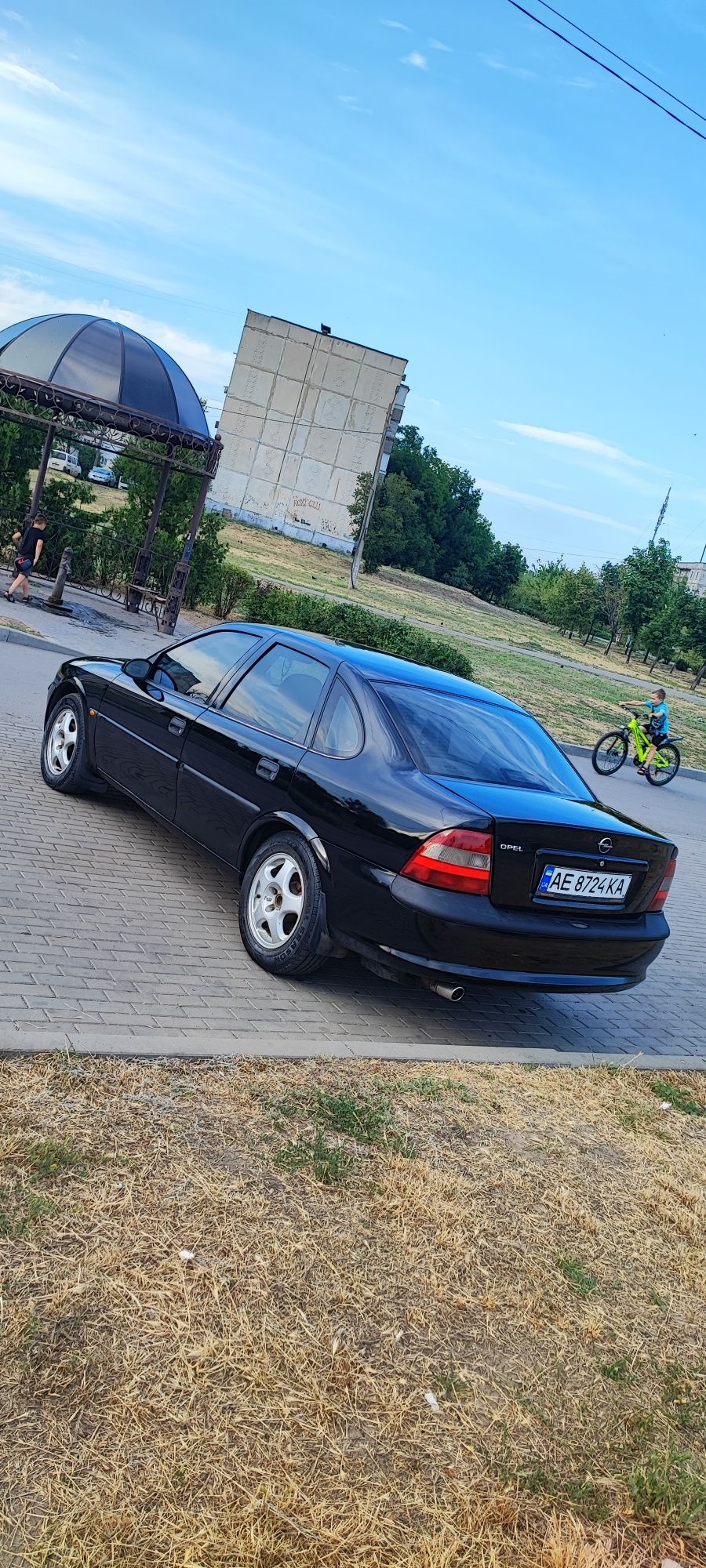 Опель вектра Б На АВТОМАТЕ с гбо