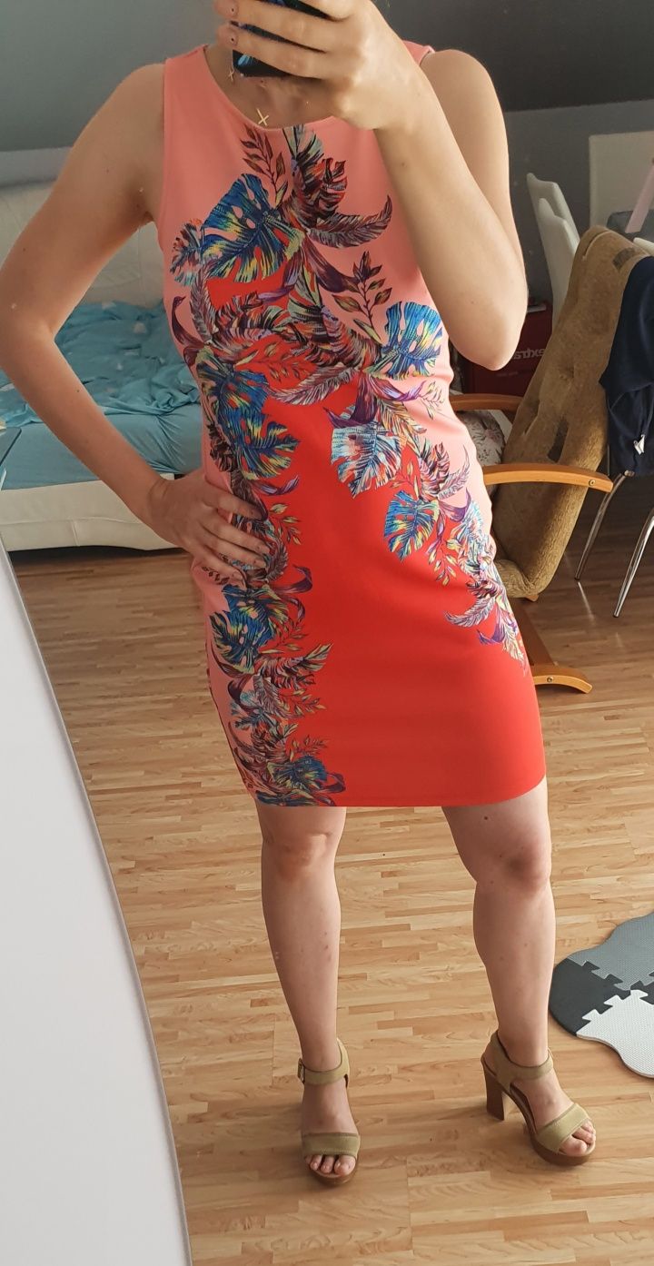 Sukienka mini w kwiaty