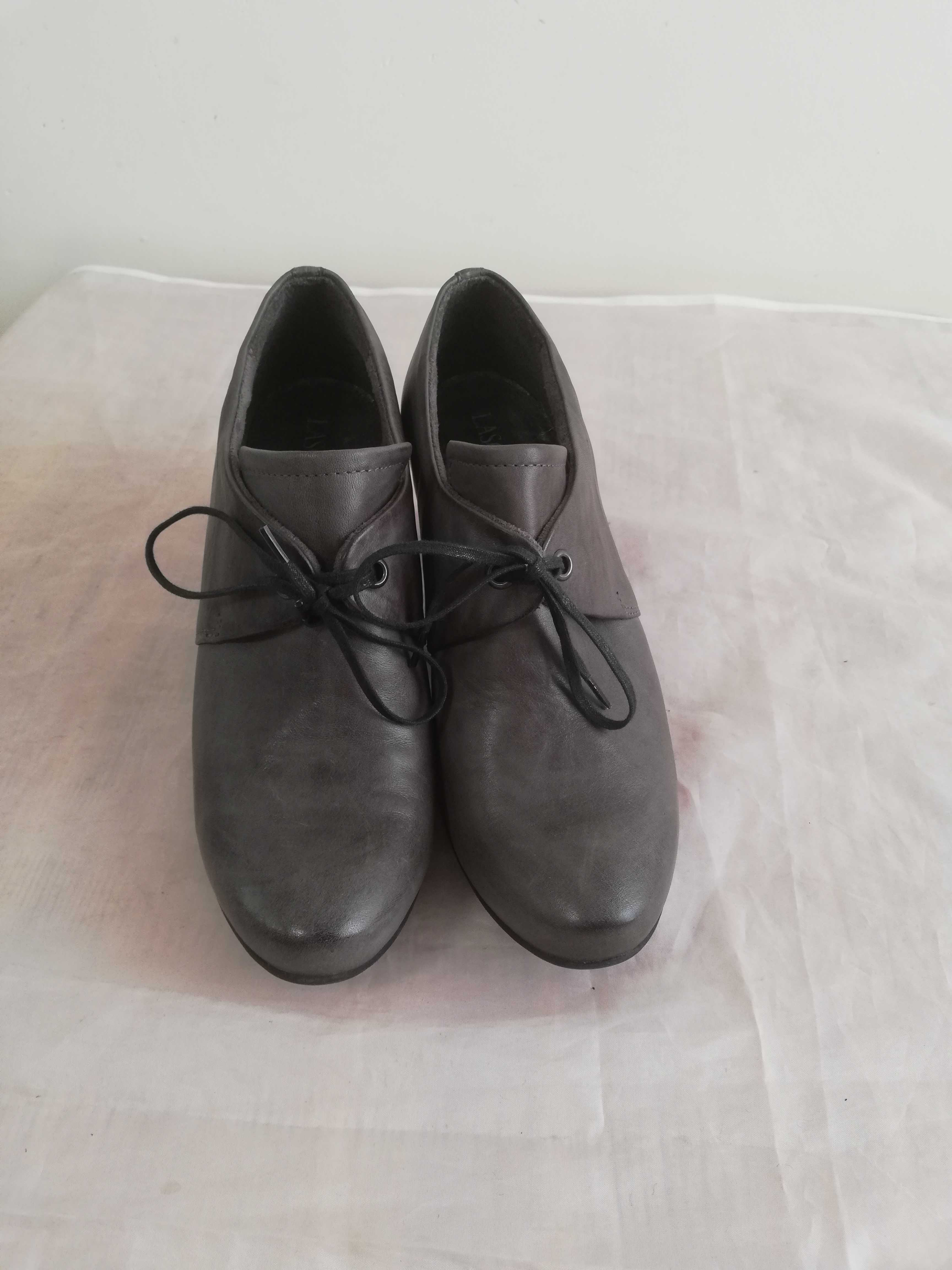 Buty czółenka skórzane Lasocki r. 37 , wkł 24 cm