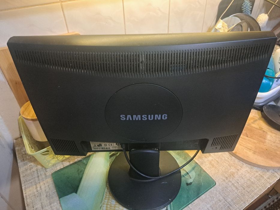 Monitor Samsung 22 cale 100% sprawmy  stan bardzo dobry