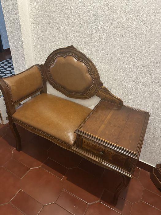 Móvel com sofá / Telefone