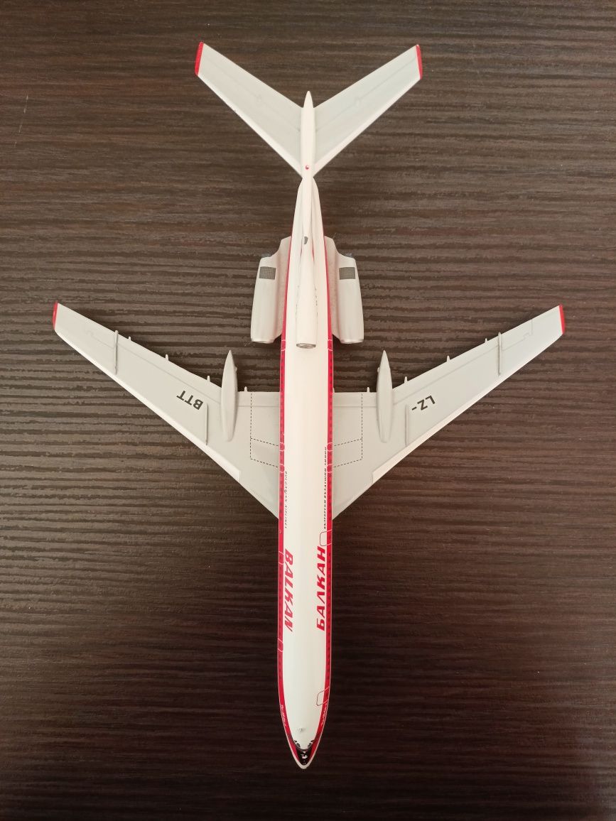 Model samolotu Herpa 1:200 Metal