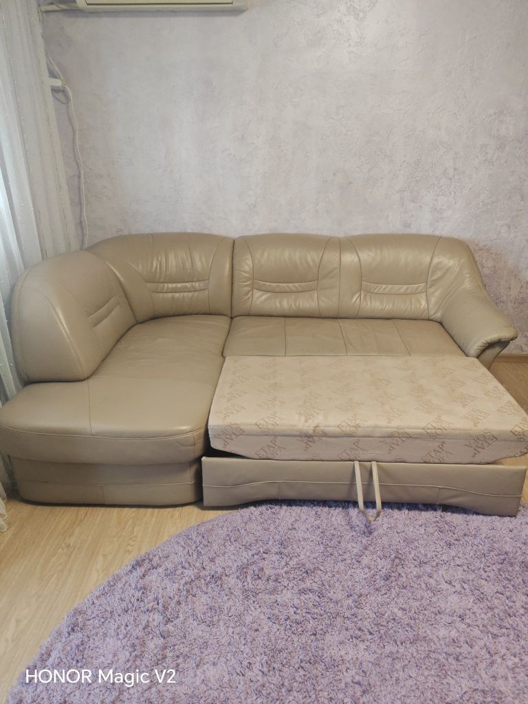 Диван угловой из натуральной кожи