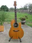 Guitarra eletroacústica Ovation 1862 Custom Ballader com estojo