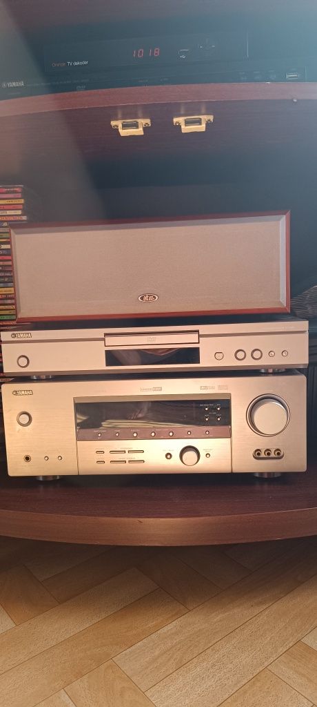 Wieża Yamaha w b.dobrym stanie plus dodatki