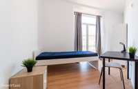 281785 - Quarto com cama de solteiro, com varanda, em apartamento...