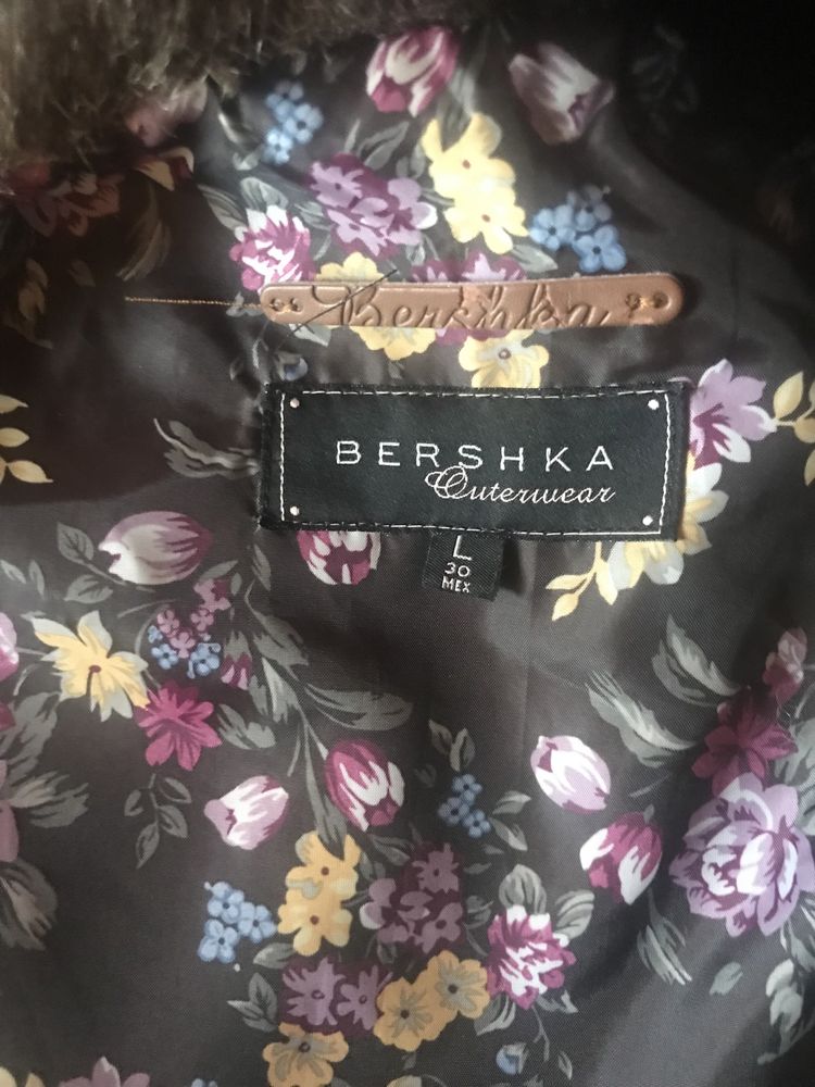 Colete Bershka, com pouco uso.