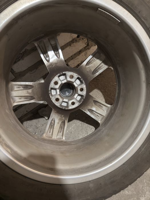 Диски R20 Audi E-tron 255/50 R20