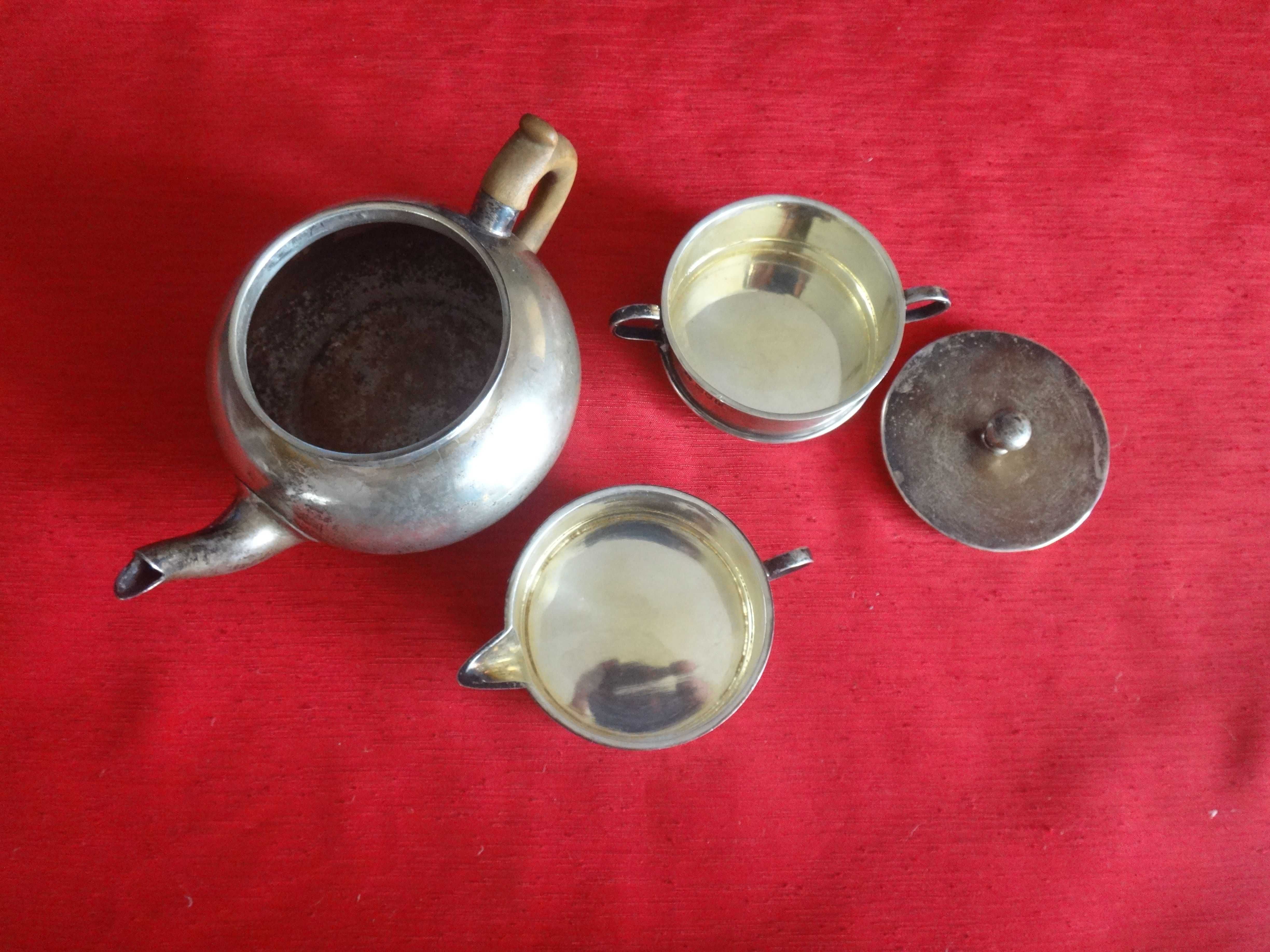 Srebrny czajnik do herbaty z mlekiem - srebro