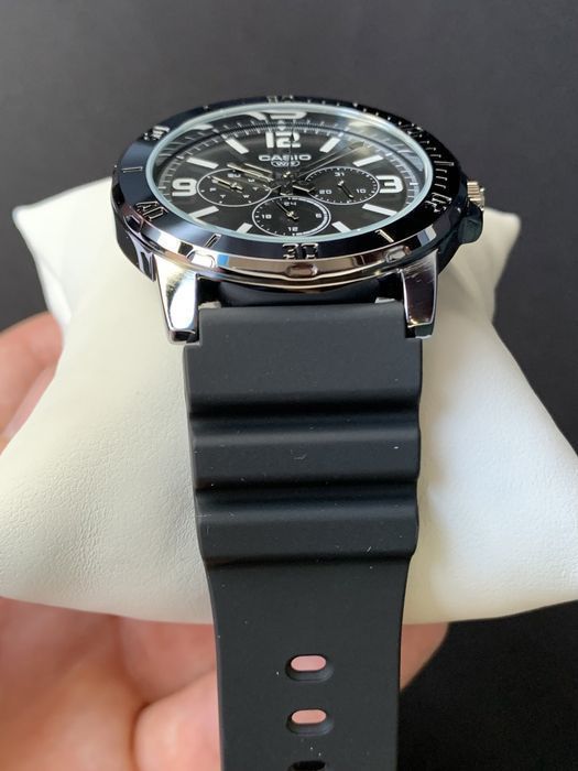 Годинник чоловічий Casio MTP-VD300-1B Оригінал Гарантія Часы Касио
