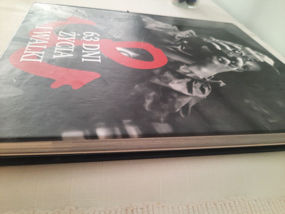 Opasły Album o powstaniu warszawskim