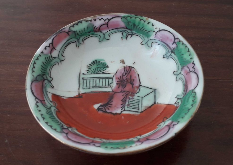 Duas Taças miniatura, em louça chinesa