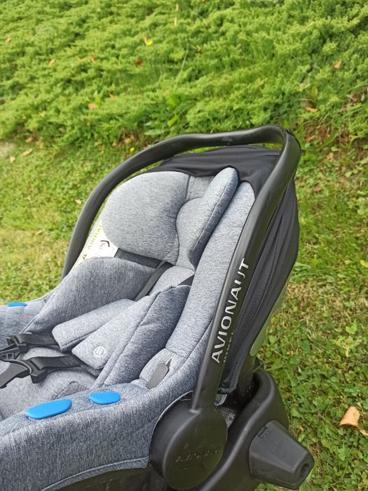 Avionaut Pixel z bazą ISOFIX, wkładka dla noworodka