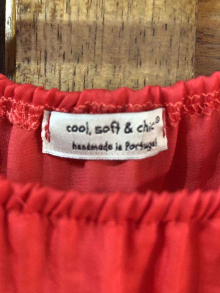 Blusa/túnica vermelha, com toque de seda