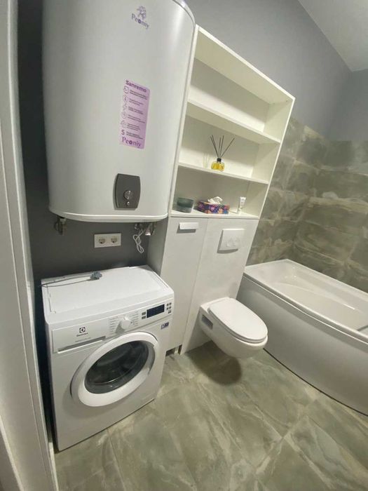 Велика євродвокімната квартира з кухнею-студією! БЕЗ комісії!